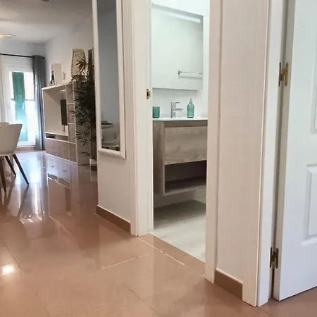 Апартаменты Bellamar 1, 32 Адехе